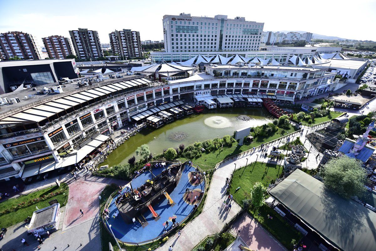 Посета на Via Port Asia Outlet Mall 