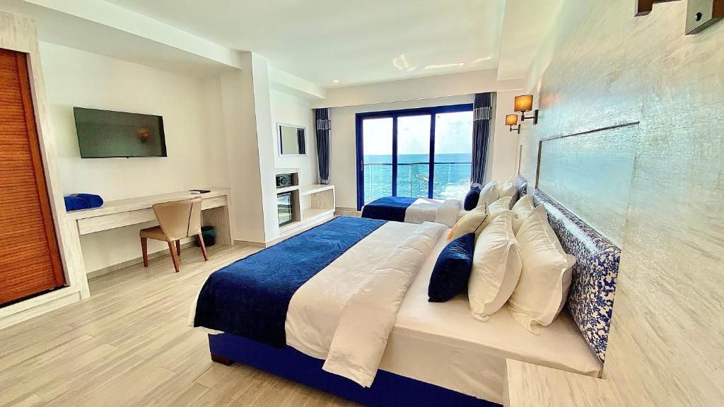 Kaani Palm Beach Hotel